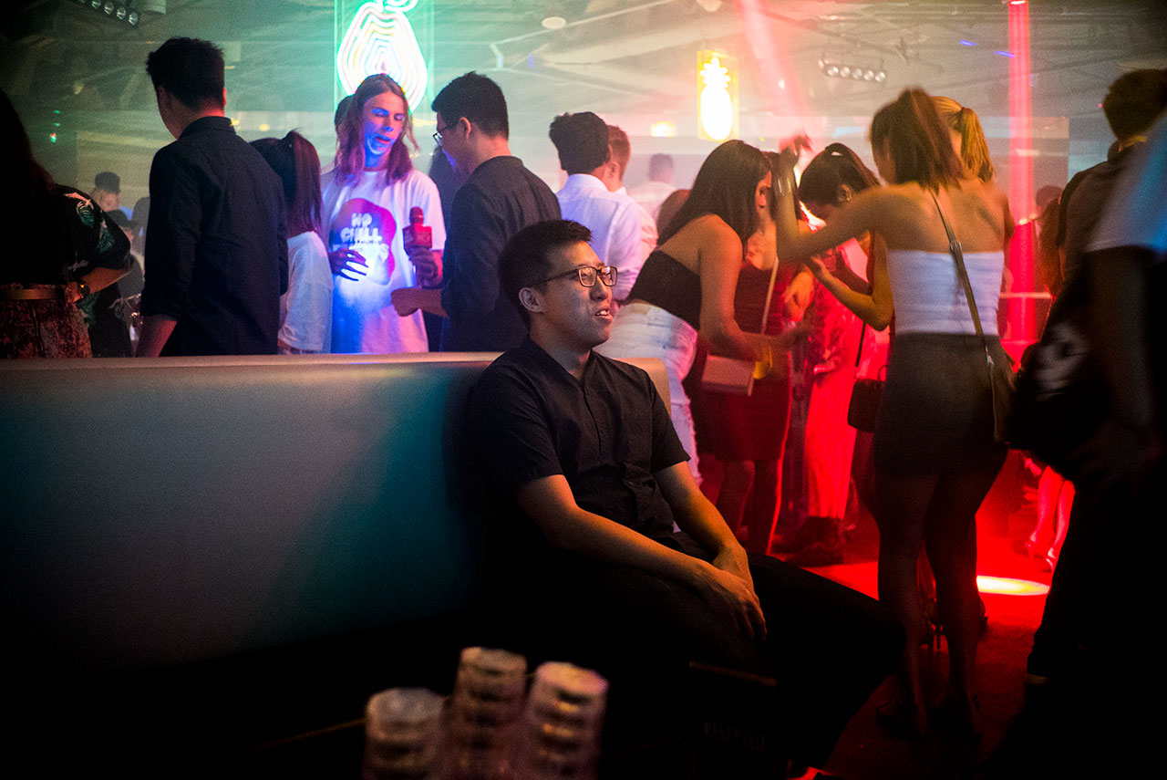 The Most Awkward Guy in Singapore Goes Clubbing