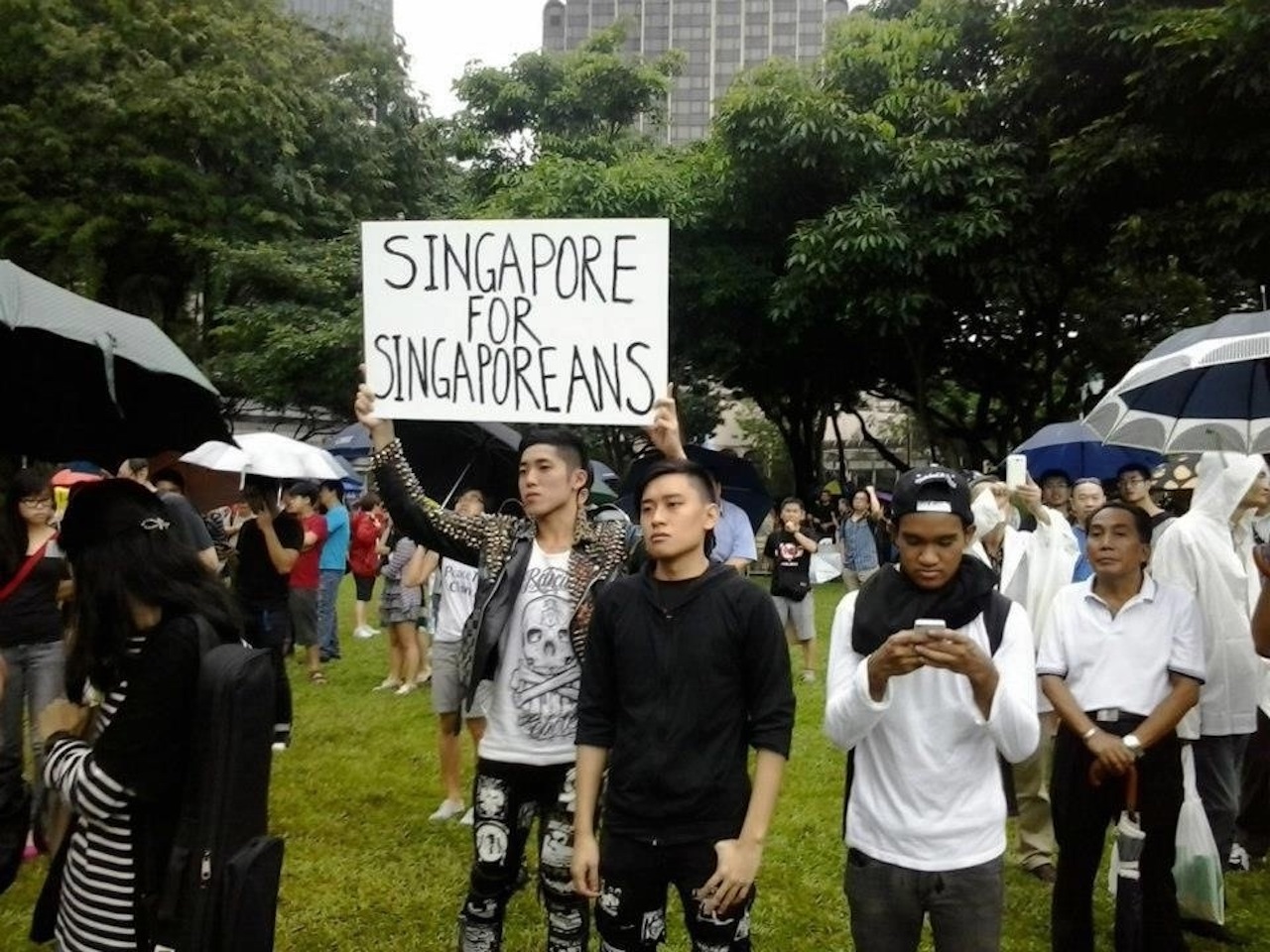Dear Singaporeans, Foreigners Are Not Stealing Your Jobs