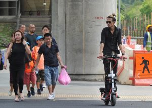 When Was The Last Time You Called Another Singaporean Out For Their Bad Behaviour?