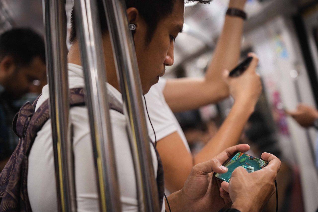 There Are 10 Kinds of Singaporeans You See On the MRT. Which One Are You?