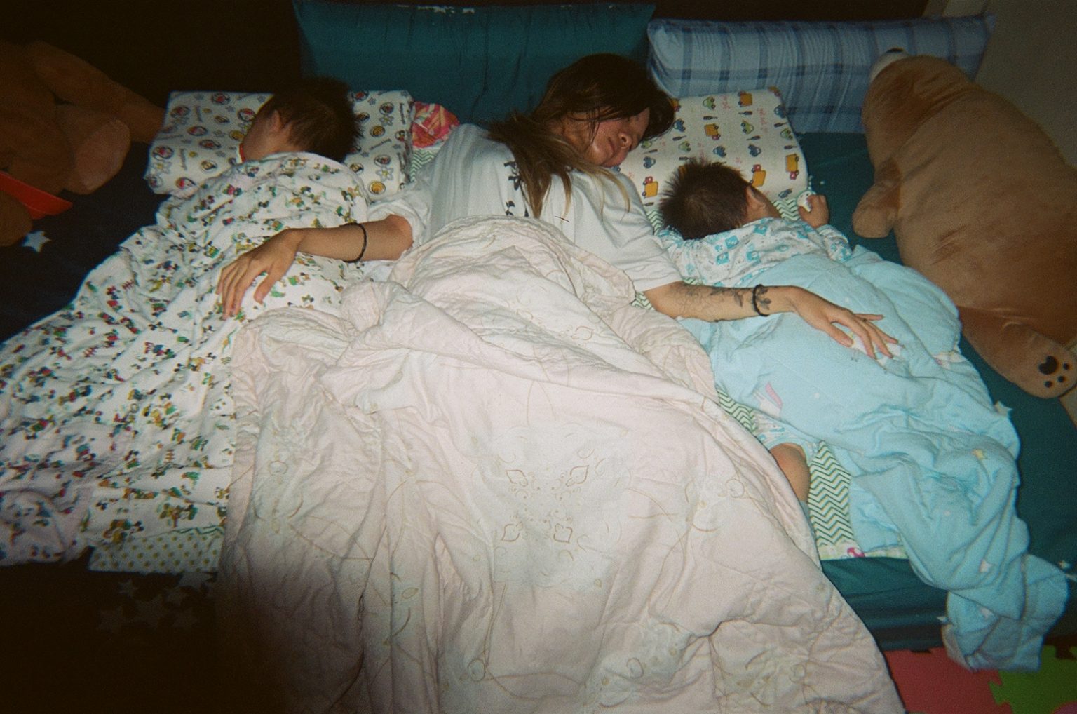 Through Their Lenses: Teenage Mums