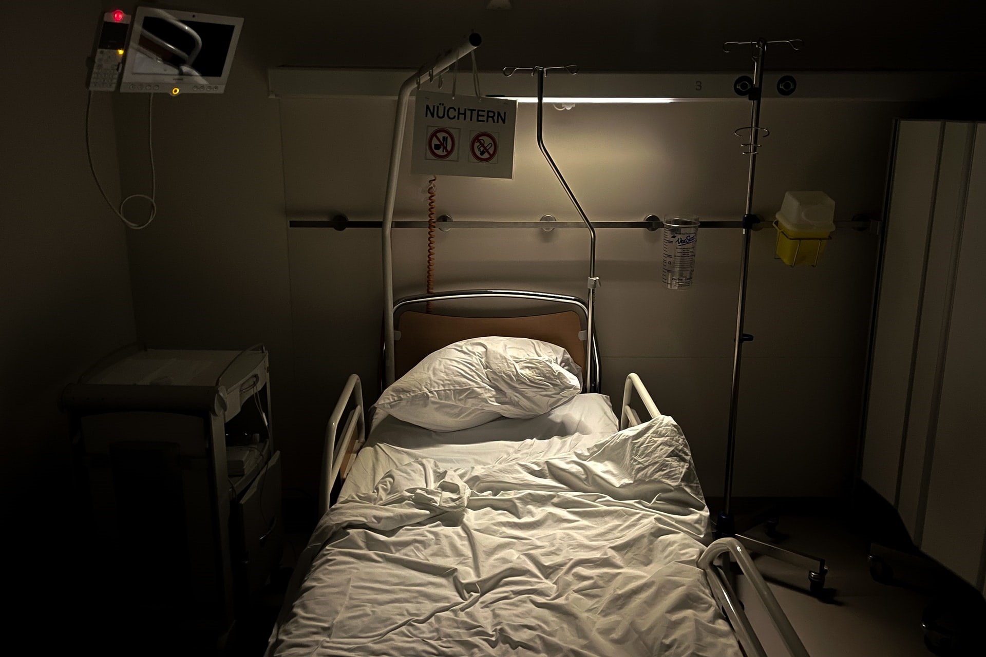 Overcrowded Hospitals & Insufficient Beds — Singapore Nurses Brace For Impact