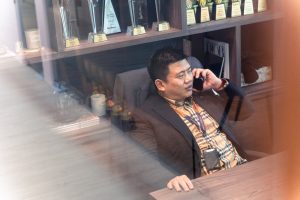 Jurong Boy to Super Realtor: How Aric Lim Sells Million-Dollar Homes to Chinese Buyers