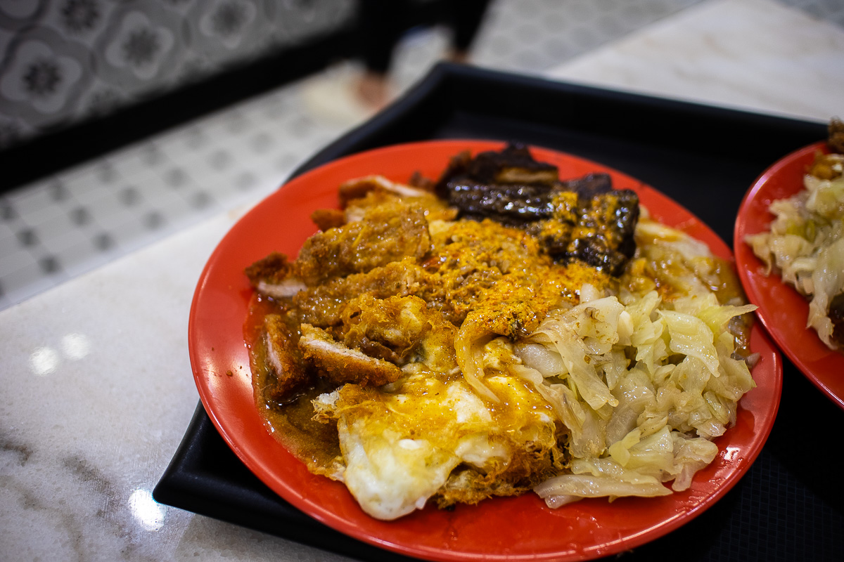 VivoCity’s Beach Road ScissorCut Curry Rice Still Ugly Delicious, Even in a Mall