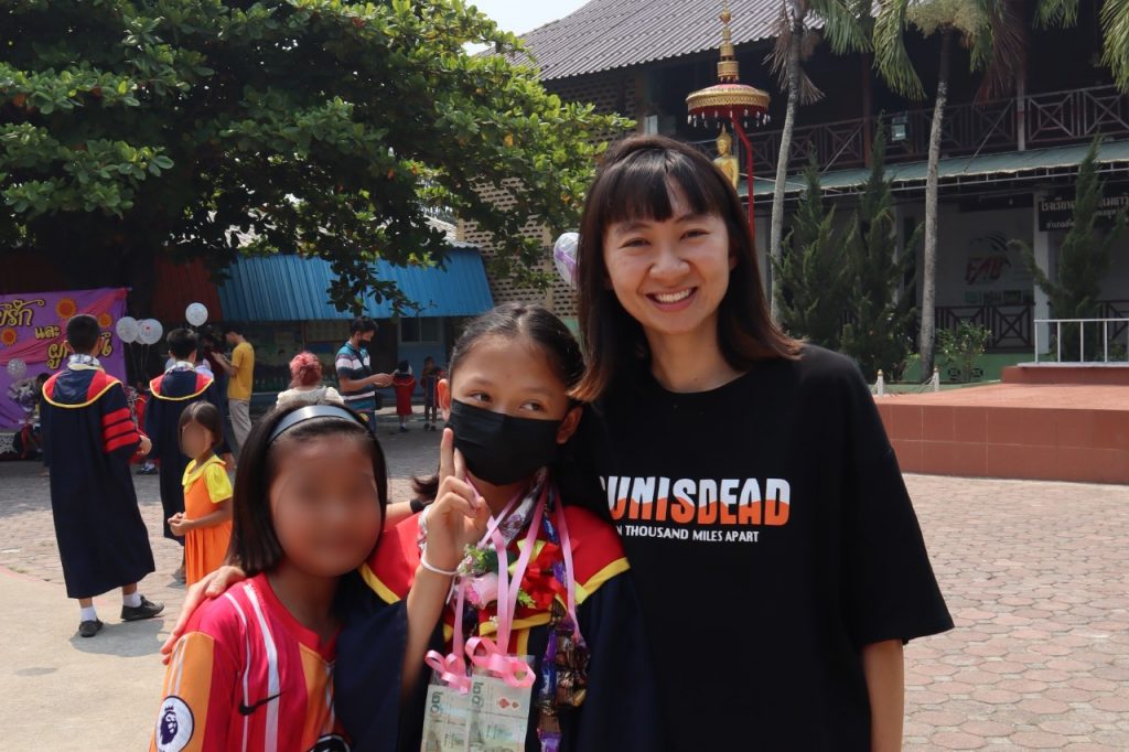 Singaporeans Abroad work 
counselling Thai kids