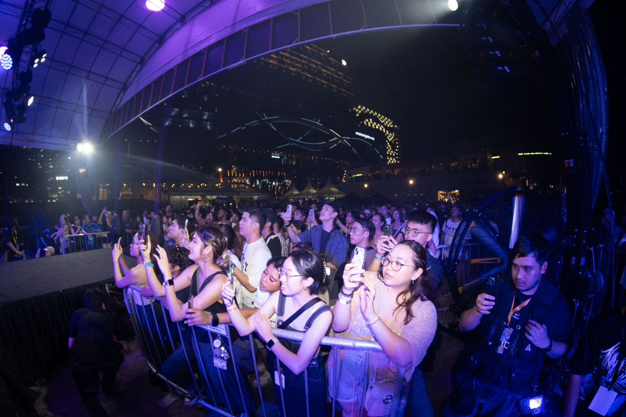 The Singaporean Obsession with Filming Concerts