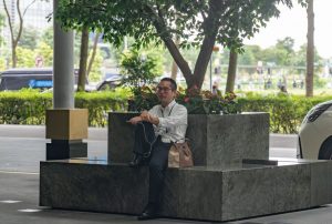 Singaporeans Confess How They’re Wayang-ing the December Blues Away At Work