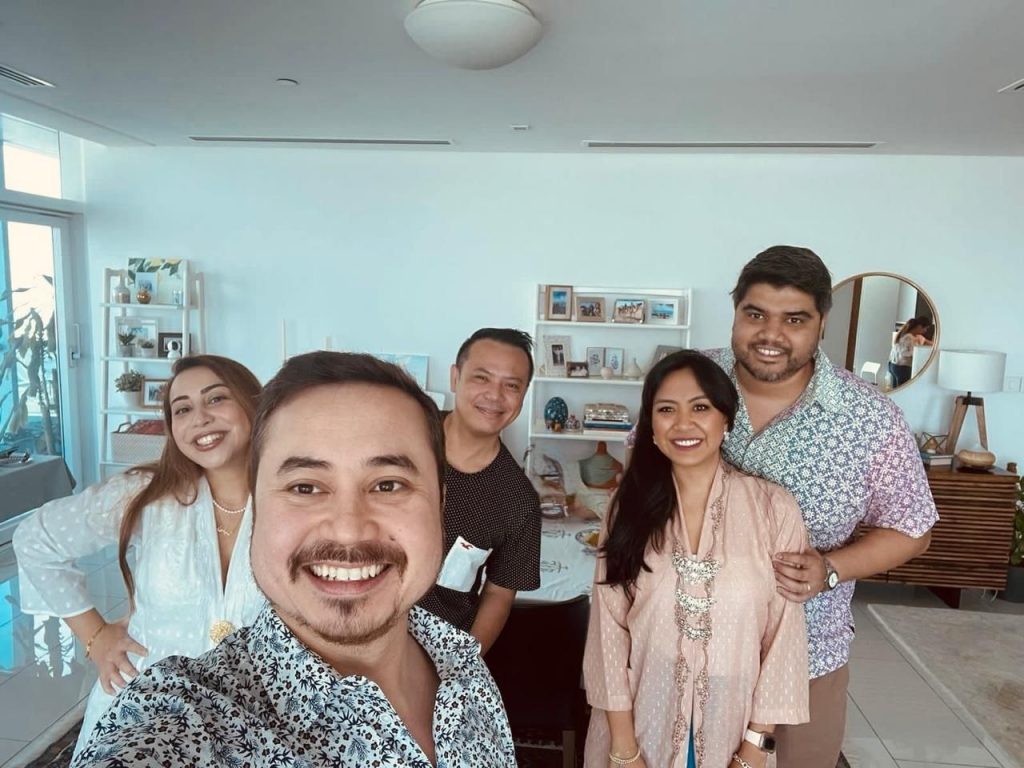 Singaporeans Abroad Dubai UAE